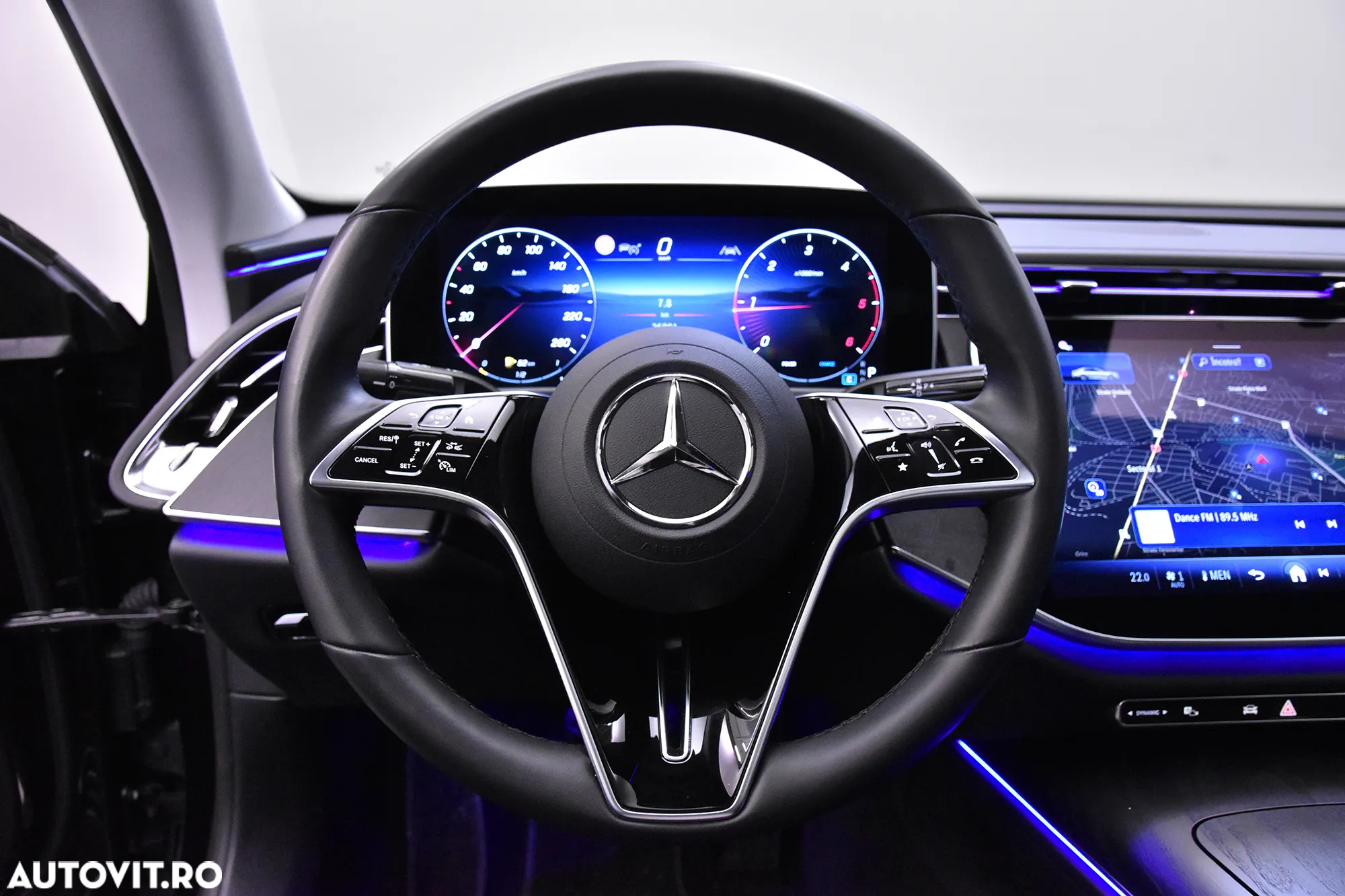 Mercedes-Benz E - 16