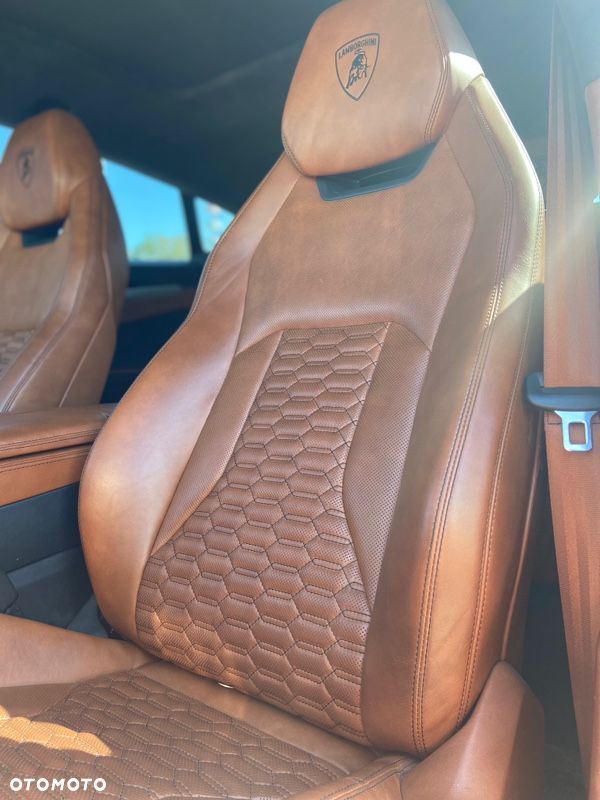 Lamborghini Urus Standard - 17