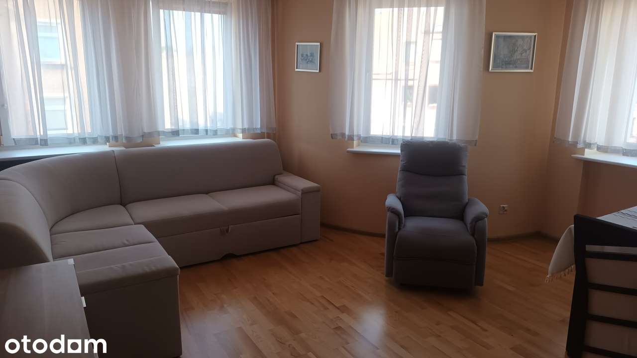 Przestronne mieszkanie w samym sercu miasta. Students welcome!