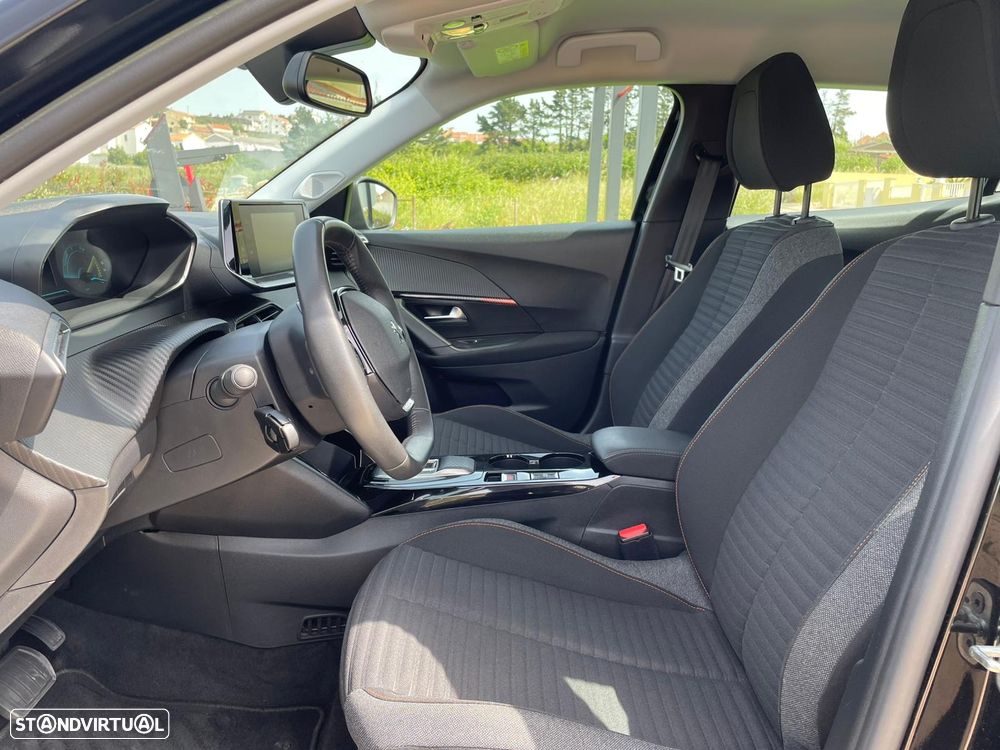Peugeot e-2008 - 18