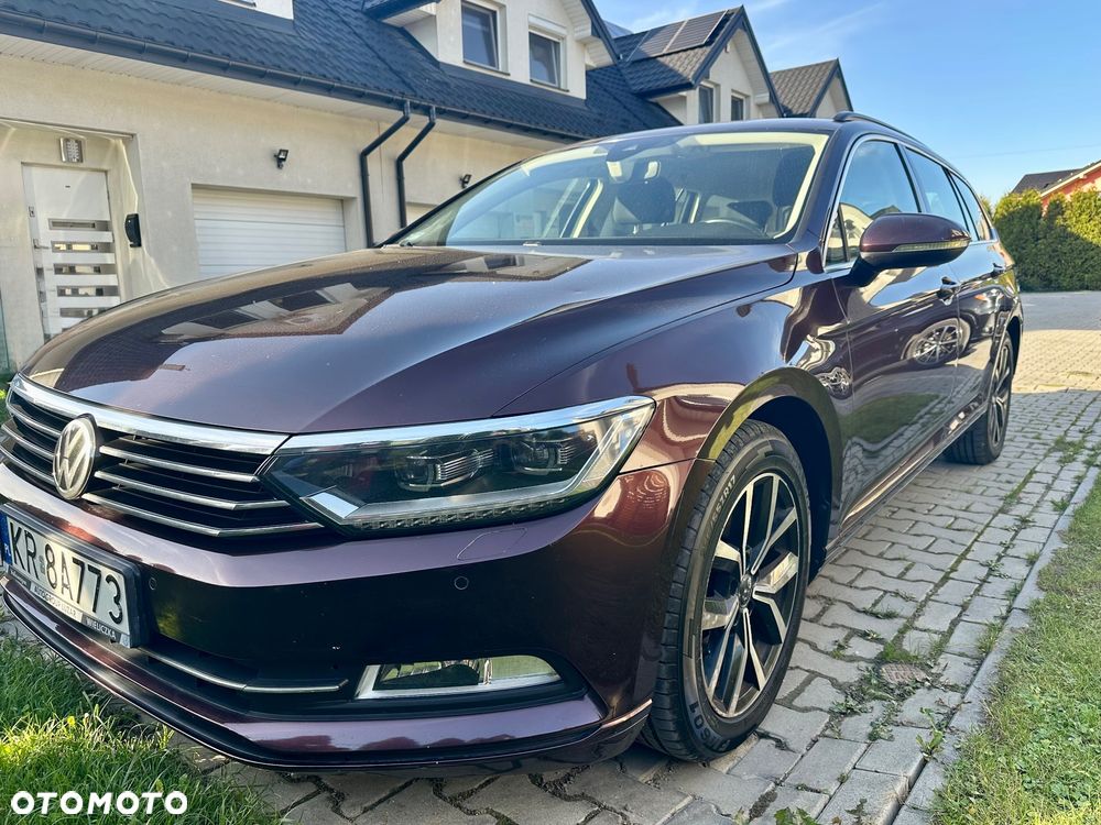 Volkswagen Passat - 1