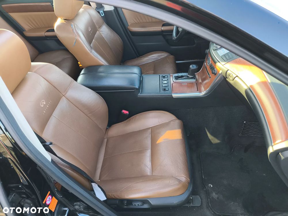 Infiniti M - 14