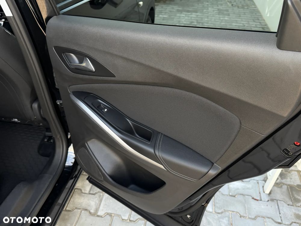 Opel Grandland X 1.2 T GPF Design Line S&S - 36