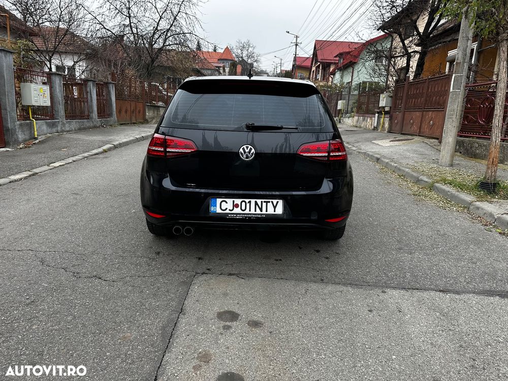 Volkswagen Golf - 2