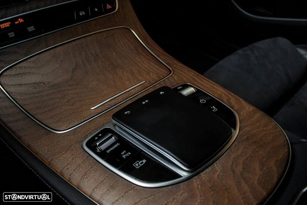 Mercedes-Benz E 300 de 4Matic T 9G-TRONIC Night Edition - 21