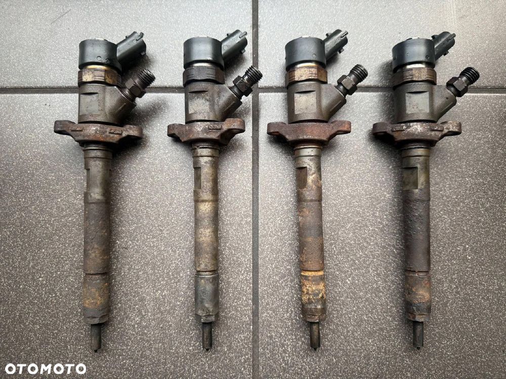 WTRYSKIWACZ 1.6 TDCI FORD VOVLO MAZDA 0445110239 - 2