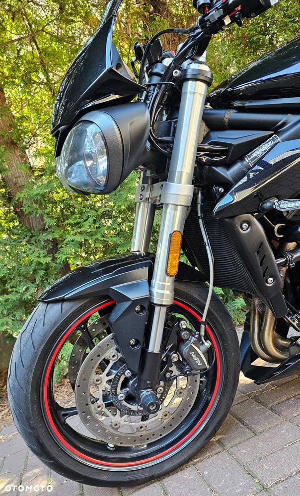 Triumph Street Triple - 10