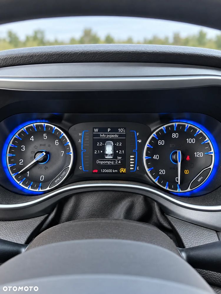 Chrysler Pacifica - 2
