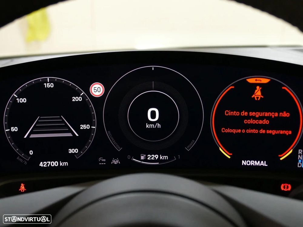 Porsche Taycan Turbo S - 17