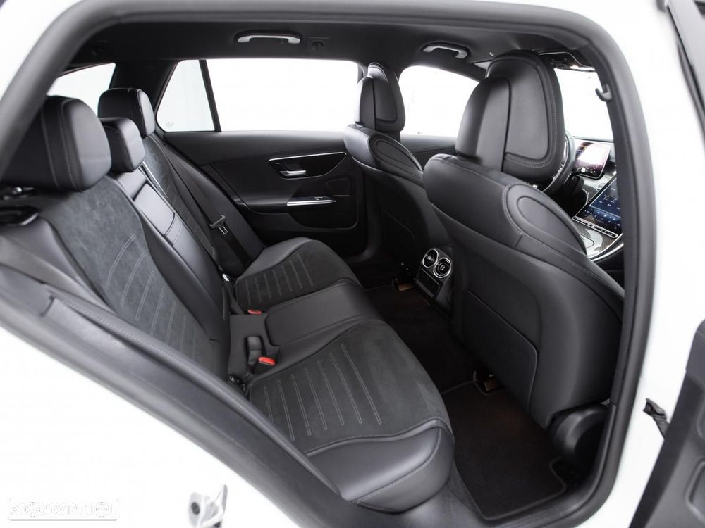 Mercedes-Benz C 300 e T 9G-TRONIC AMG Line — fotografia 11