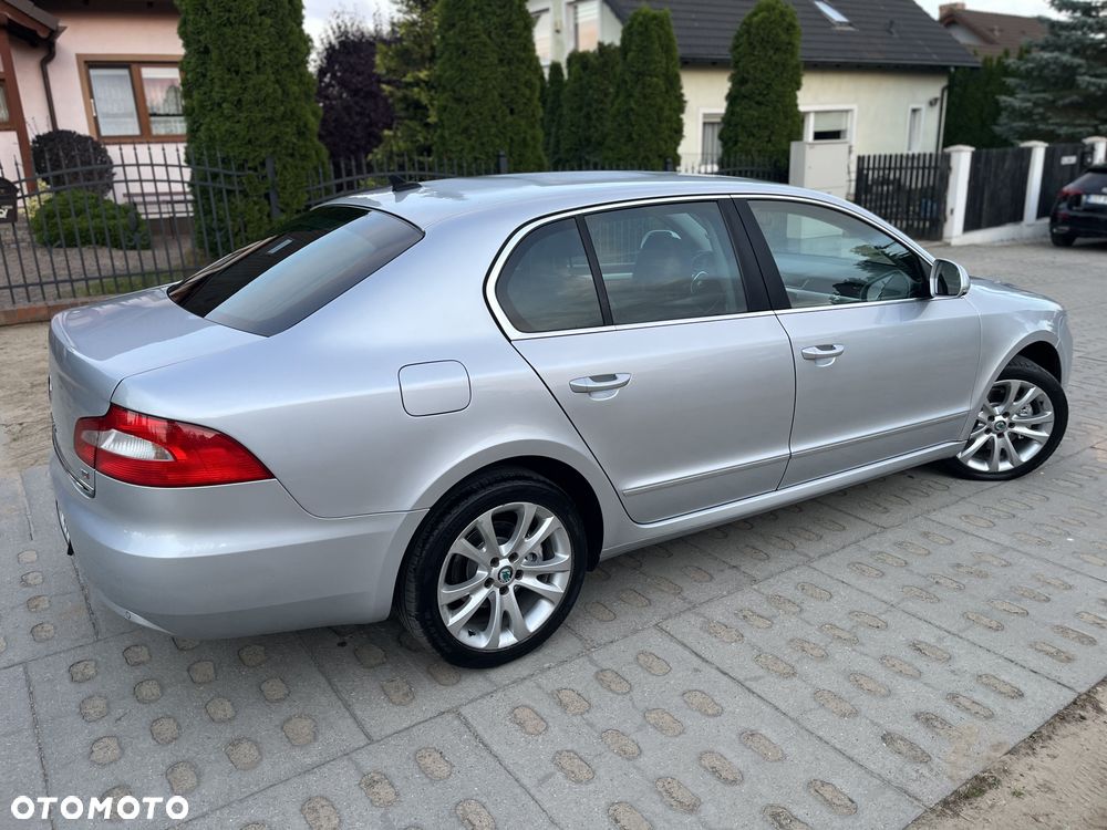Skoda Superb 2.0 TDI DSG Exclusive - 36