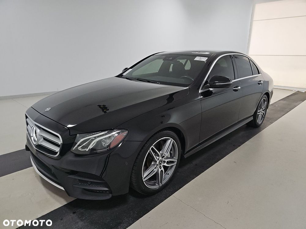 Mercedes-Benz Klasa E 300 9G-TRONIC AMG Line - 1
