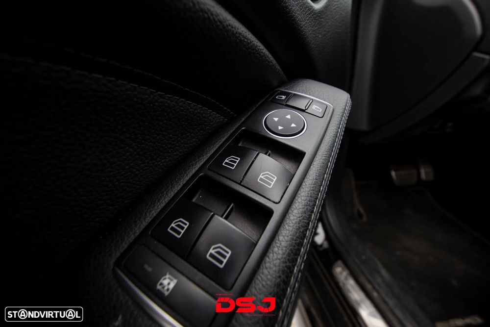 Mercedes-Benz CLA 45 AMG Shooting Brake 4-Matic - 22