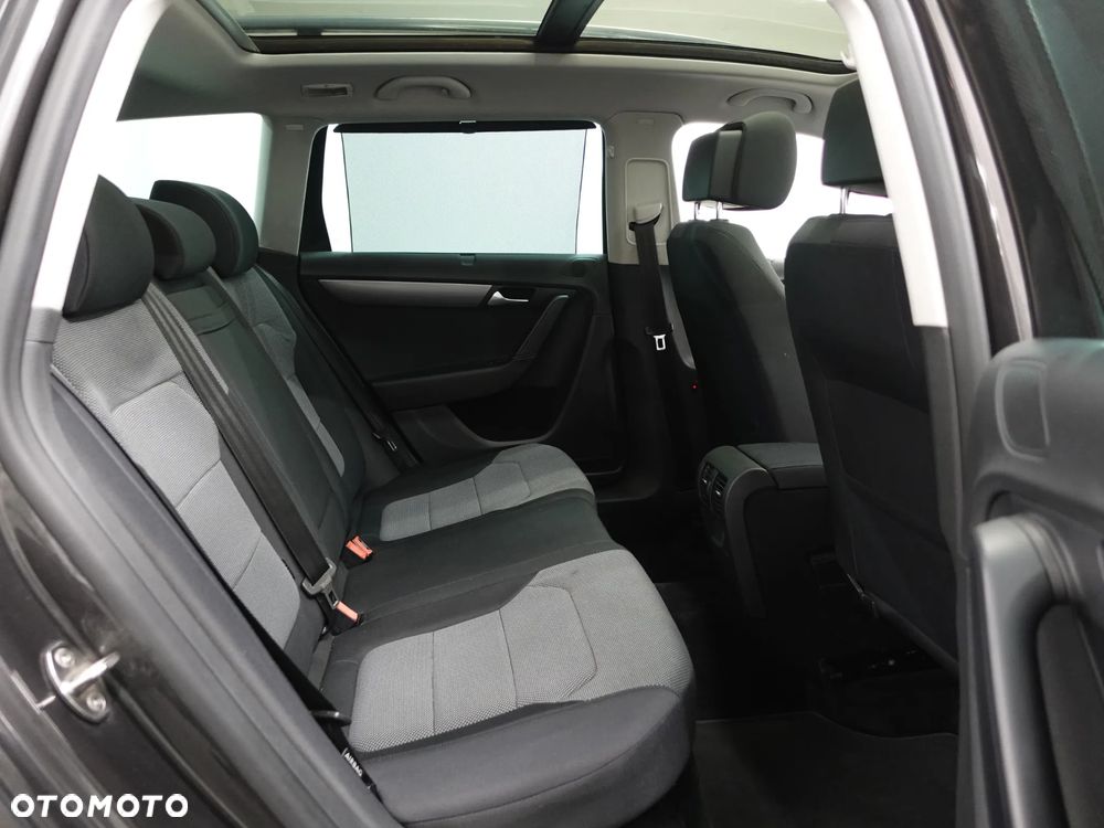 Volkswagen Passat 2.0 Blue TDI SCR Highline - 23