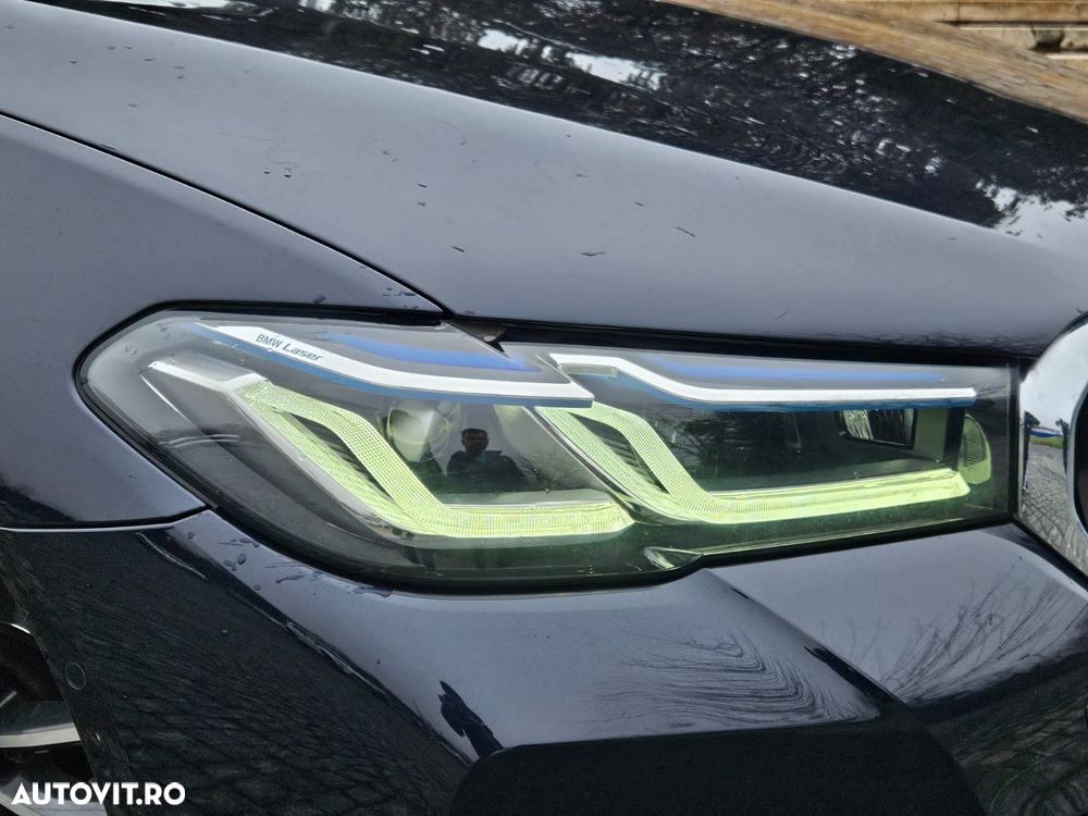 BMW Seria 5 530i xDrive AT MHEV - 12