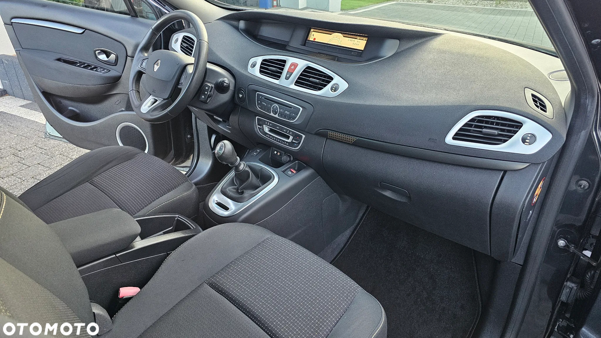 Renault Grand Scenic dCi 160 Bose Edition - 12