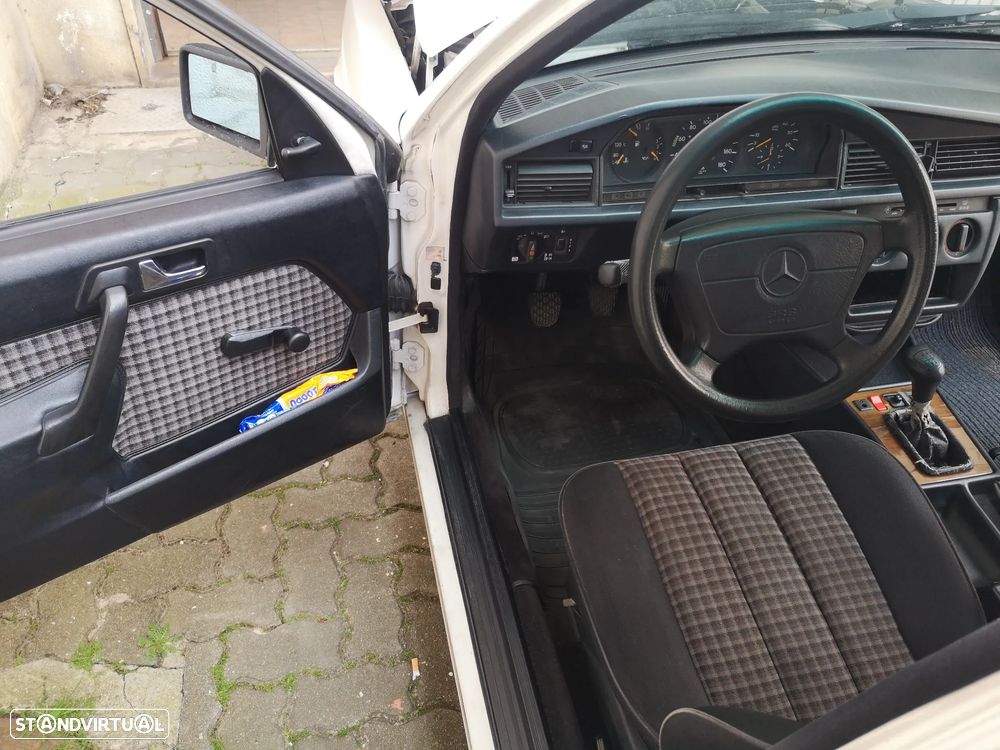 Mercedes-Benz W201 (1982-1993) 190 D 2.0 - 9