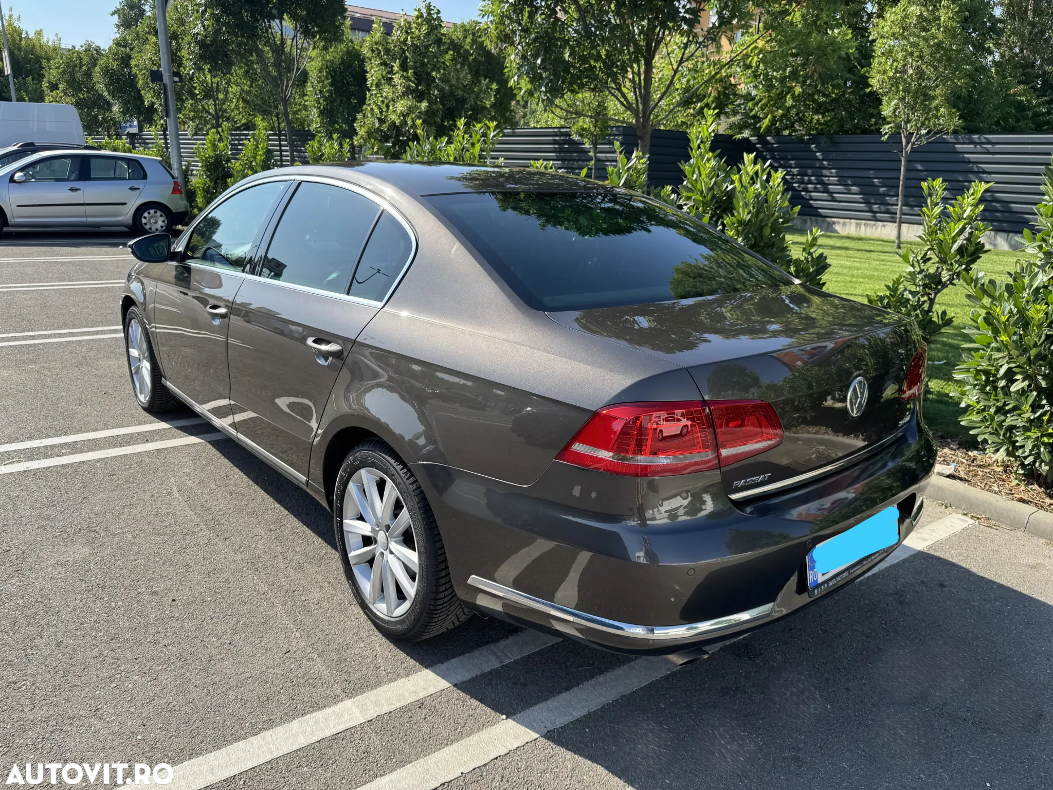 Volkswagen Passat - 8