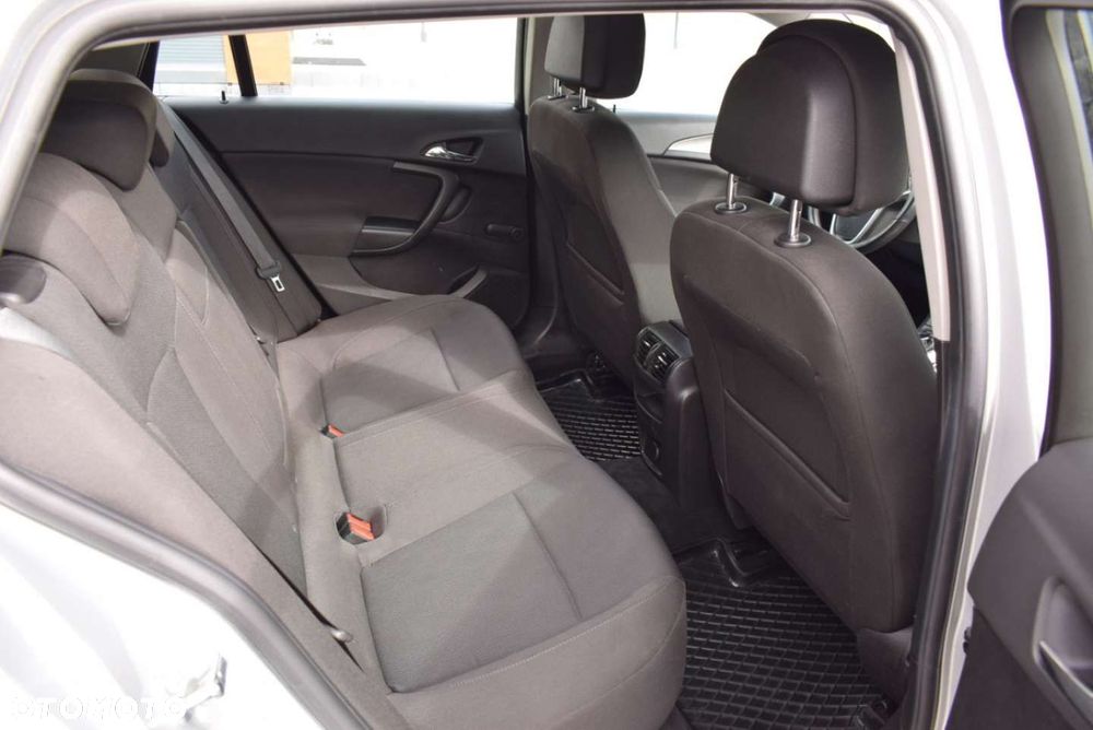 Opel Insignia - 22