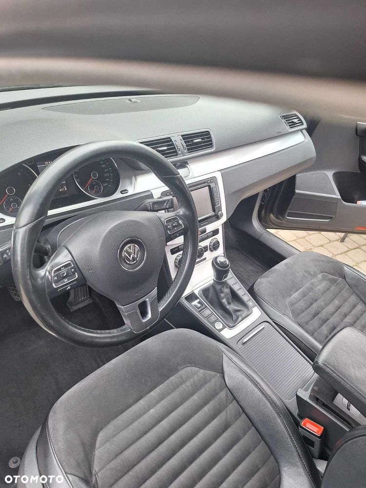 Volkswagen Passat Variant - 2