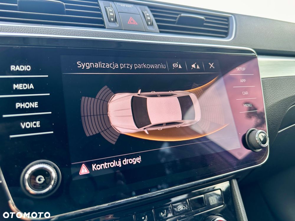 Skoda Superb 2.0 TDI Style DSG - 27