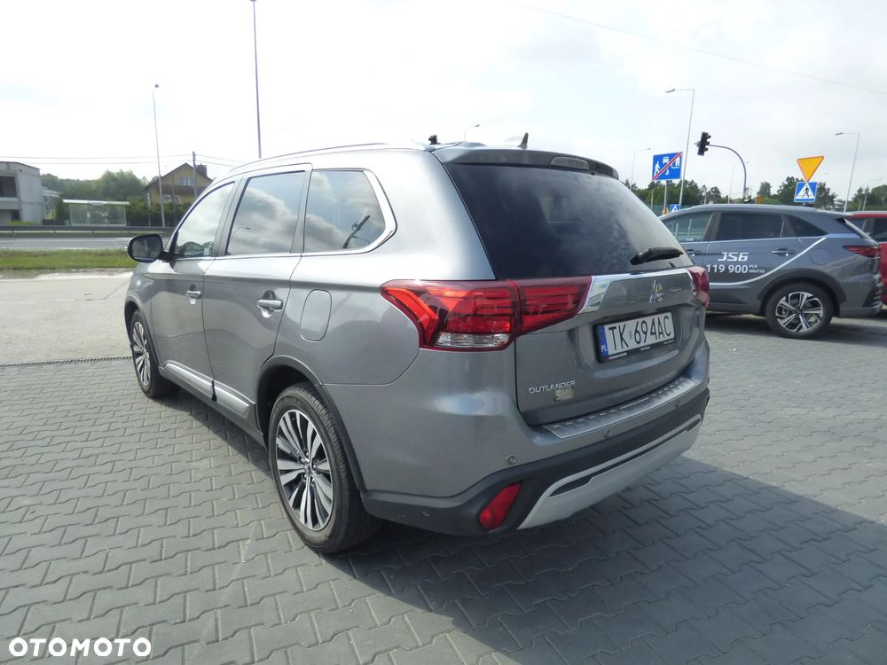 Mitsubishi Outlander - 5