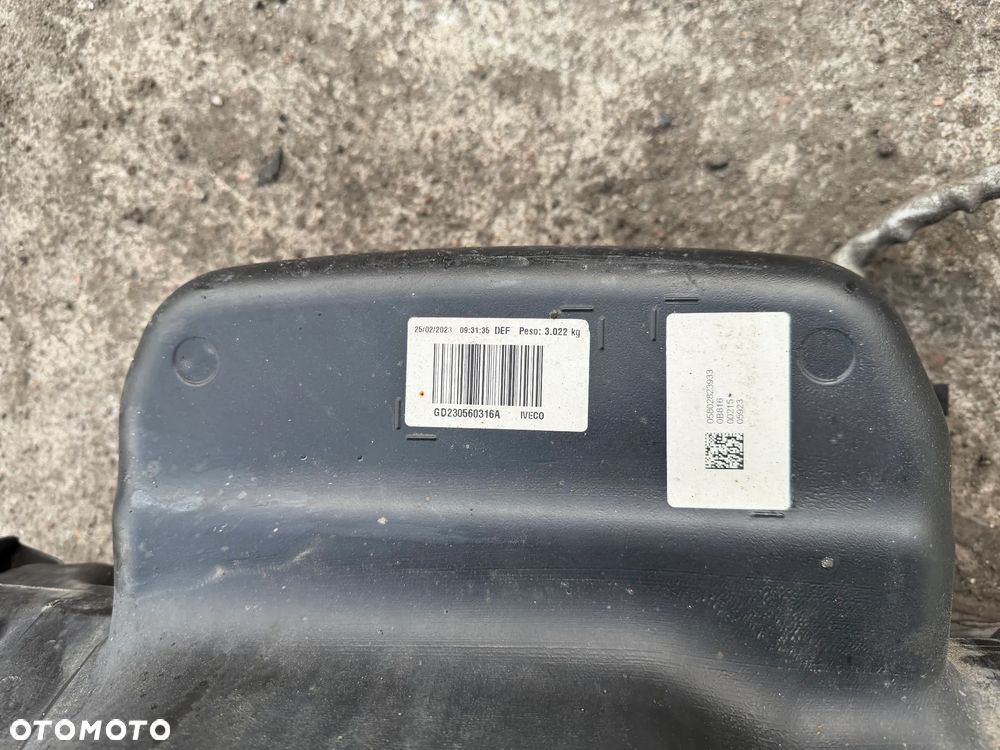 Iveco Daily 3,0 HPI 21-25r zbiornik ADBLUE 5802823910 - 3