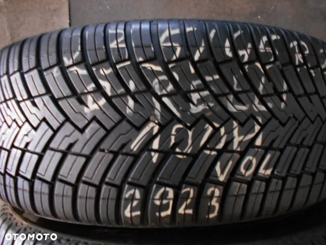 OPONY  235/45R20 PIRELLI ALL SEASON SF2 VOL DOT 2923 /  4921 7MM - 4