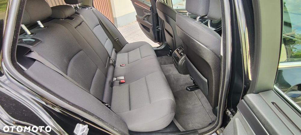 BMW Seria 5 520d - 25