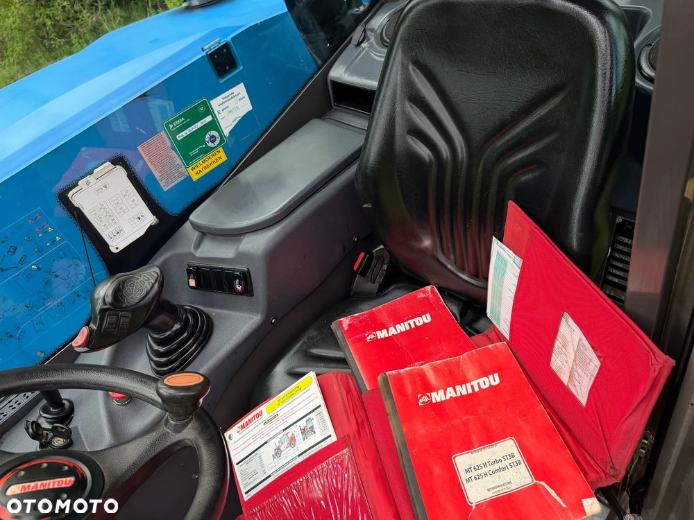 Manitou MT625H. Wersja COMFORT lepsza od Easy!! Ładowarka Teleskopowa 6 metrów Wysuw. Udźwig 2,5tony. Jak Nowa z Salonu. Pochodzi z Gospodarstwa Norweskiego! 2017rok. przebieg tylko 3200mtg. Silnik Kubota 4cyl. Mocny 80 Km. ZERO ZUŻYCIA ORYGINAŁ. Bez luzów i wycieków. Aktualna DEKRA BMWT. Mała Gabarytowo a Bardzo wydajna maszyna. Opony Nowe! Szybka wolna jazda. 3tryby skrętu! Zadbany sprzęt. Okazja - 9