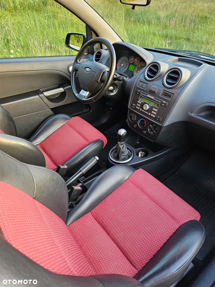 Ford Fiesta - 7