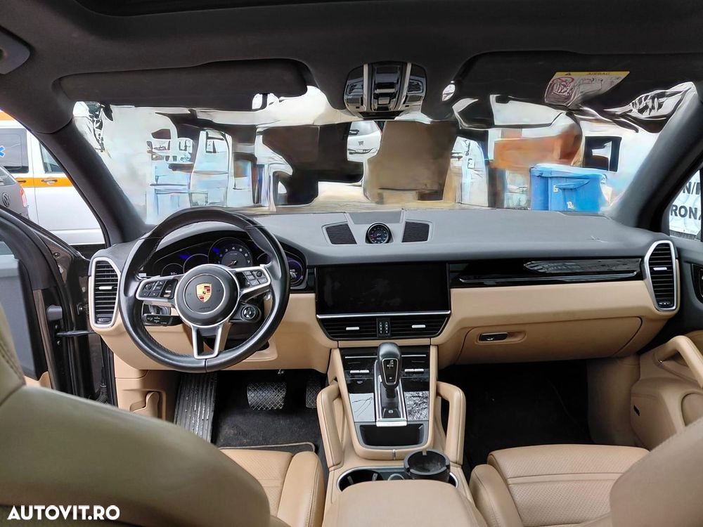 PORSCHE Cayenne 2021 — imagine 2