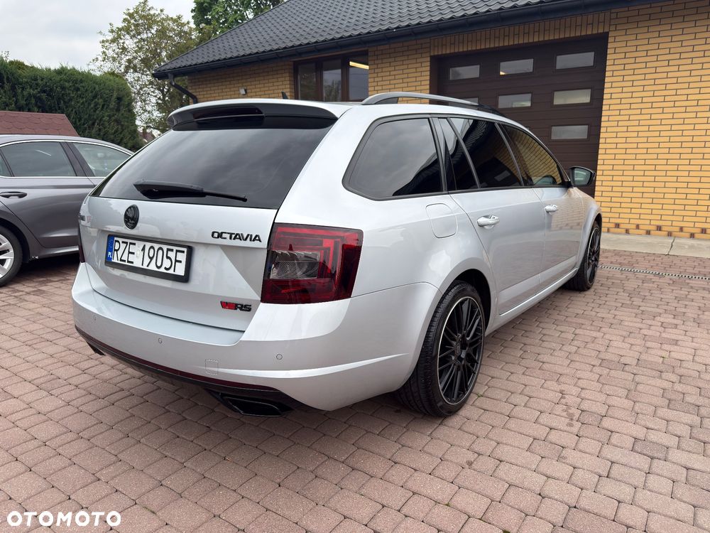 Skoda Octavia 2.0 TDI DSG RS - 4