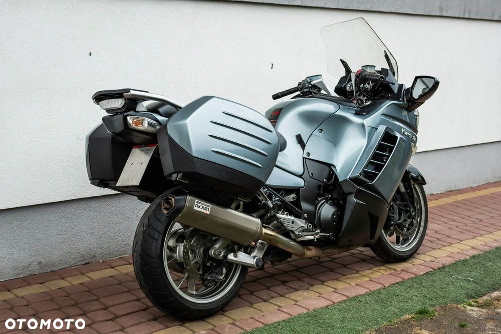 Kawasaki GTR - 4