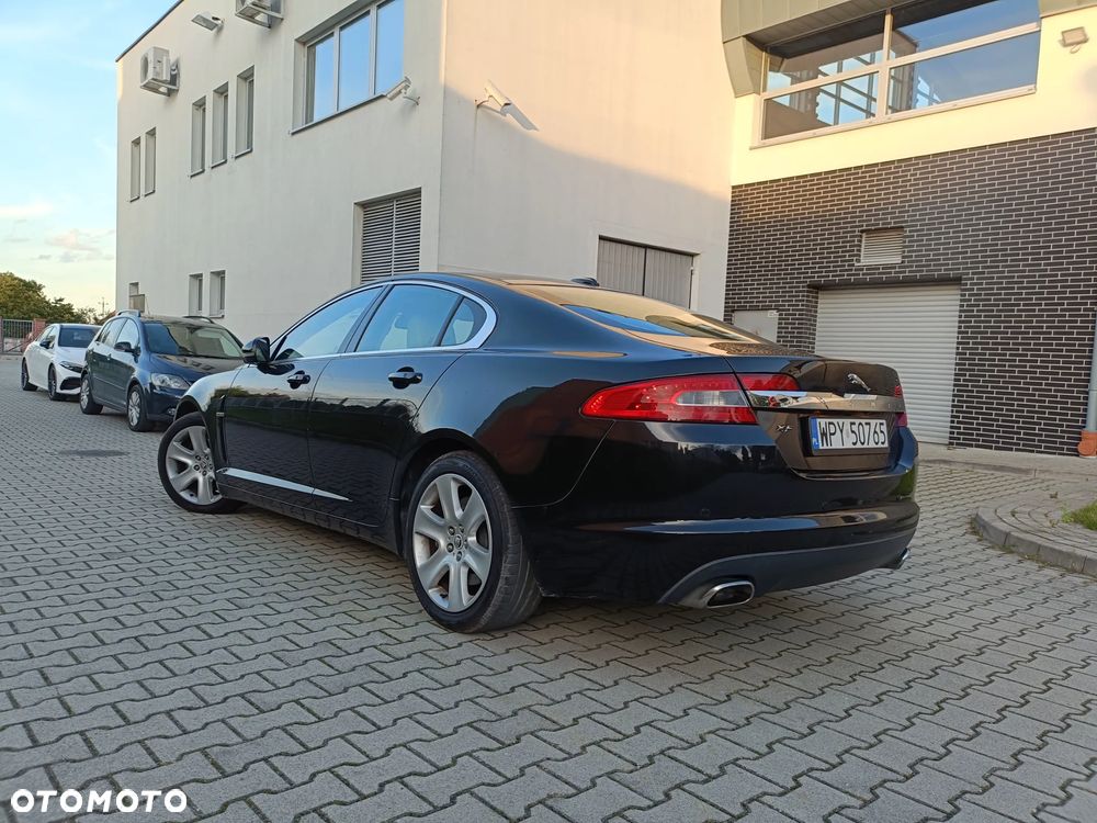 Jaguar XF 3.0 V6 Diesel Premium Luxury - 4