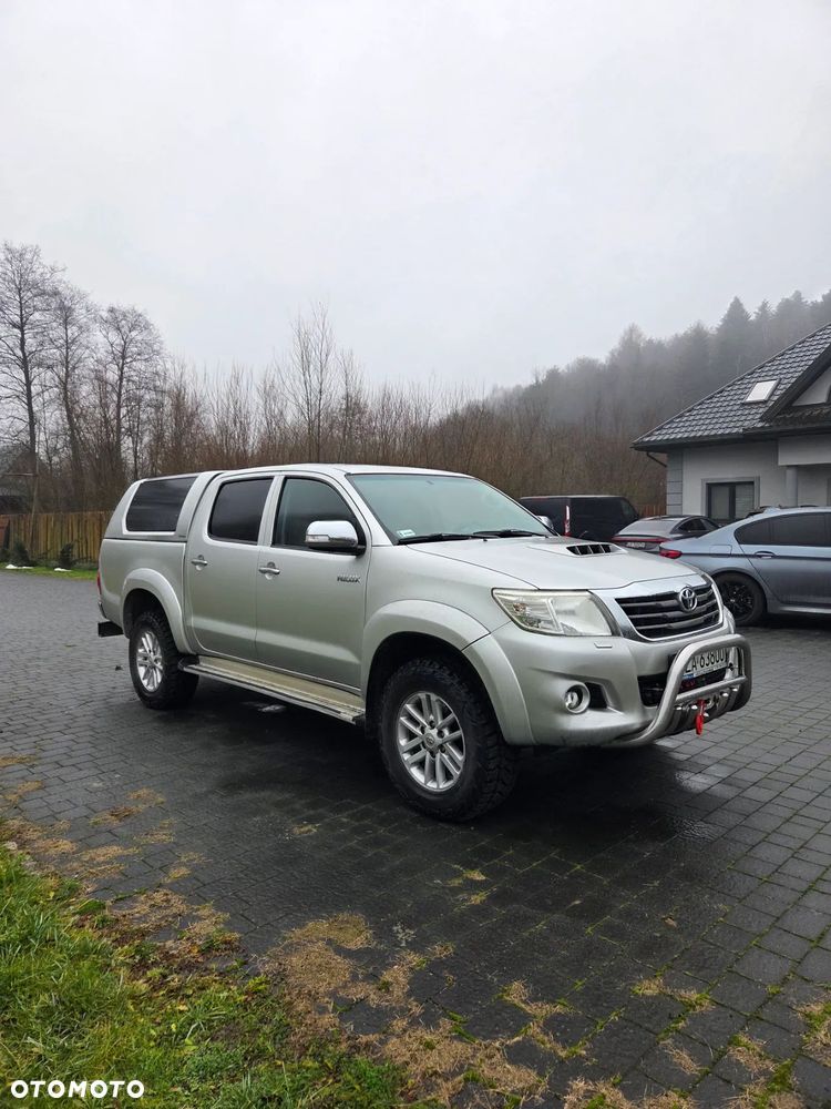 Toyota Hilux 3.0 D-4D Invincible - 2