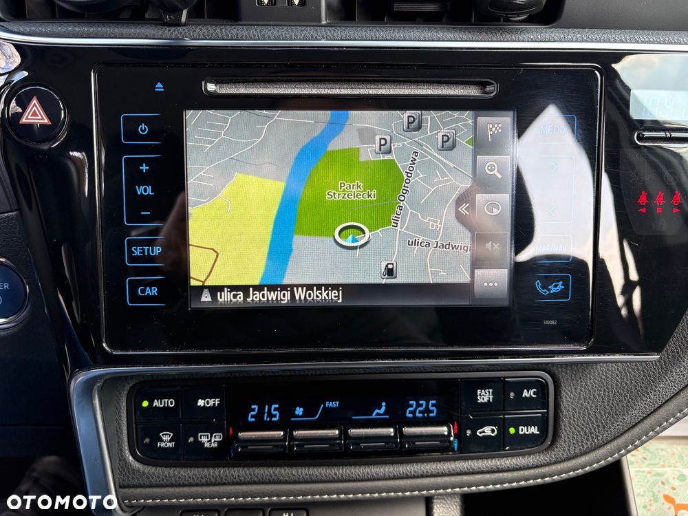 Toyota Auris Hybrid 135 Prestige - 23