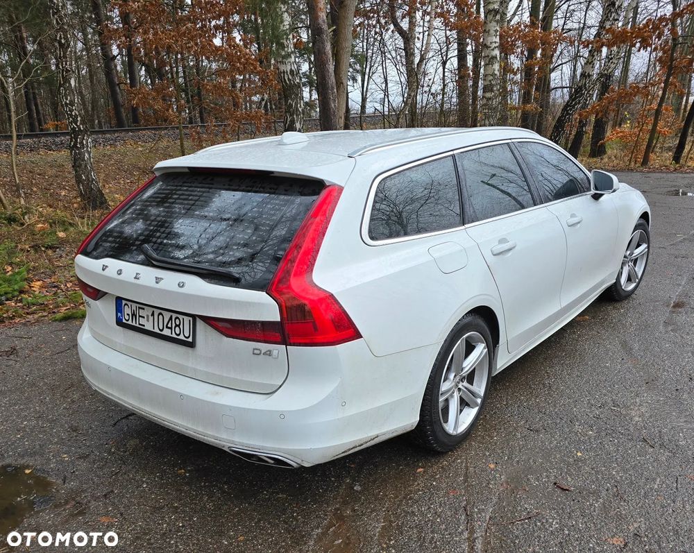 Volvo V90 D4 Momentum - 4