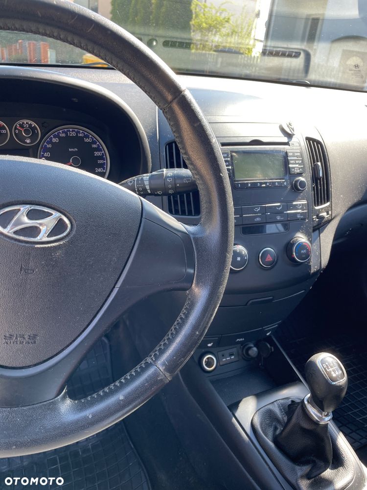 Hyundai i30 1.6 CRDi Classic + - 11