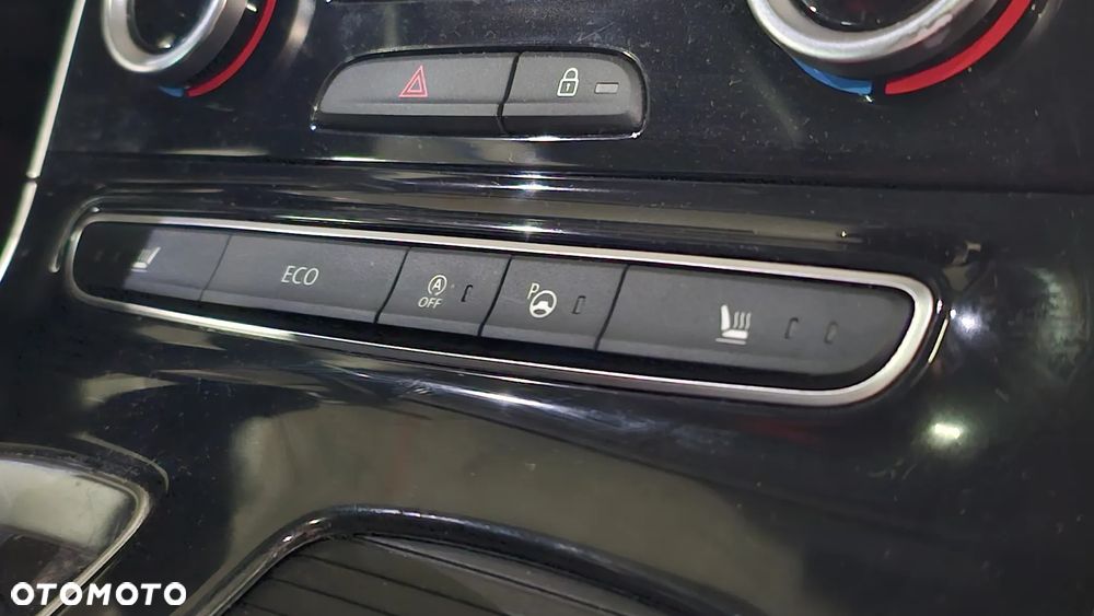 Renault Espace 1.6 dCi Energy Initiale Paris EDC 7os - 19