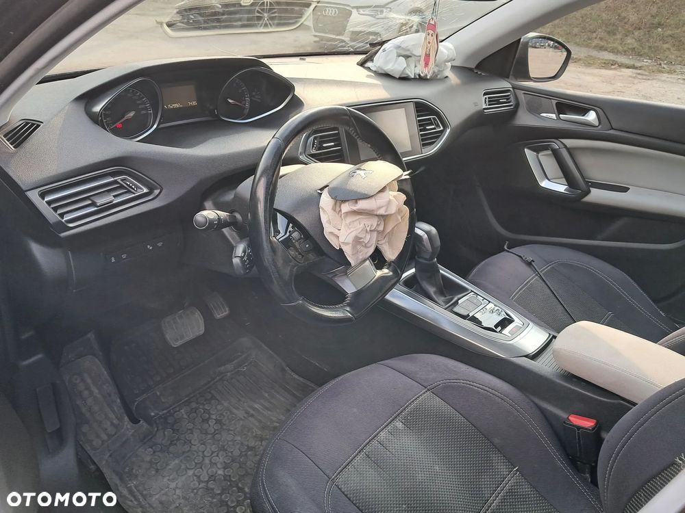 Peugeot 308 - 13