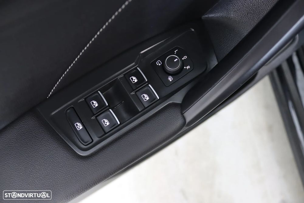 VW Tiguan Allspace 2.0 TDI R-Line DSG - 25