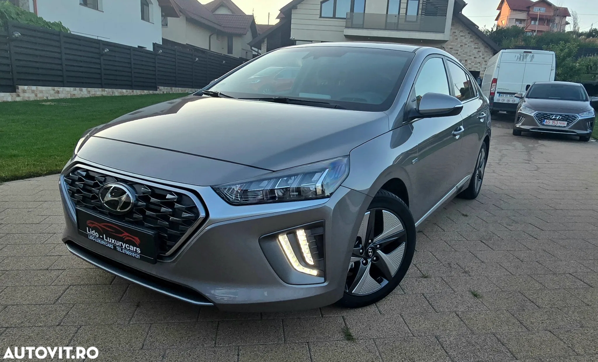 Hyundai IONIQ Hybrid 1.6 GDI Premium - 36