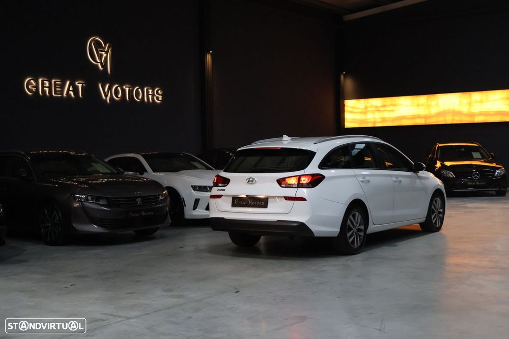 Hyundai i30 SW 1.6 CRDi Comfort+Navi - 3