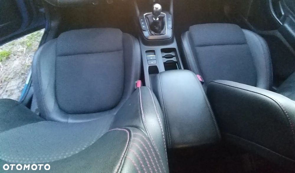 Ford Focus 1.0 EcoBoost Start-Stopp-System ST-LINE STYLE - 5