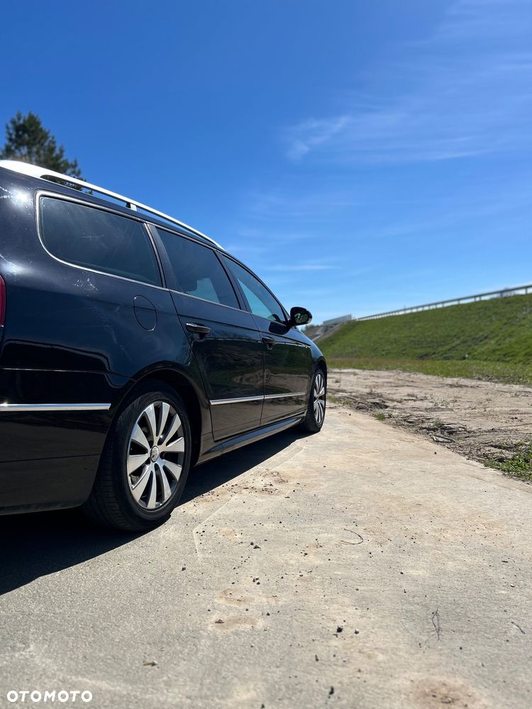 Volkswagen Passat 1.6 TDI DPF BlueMotion Technology Comfortline - 16