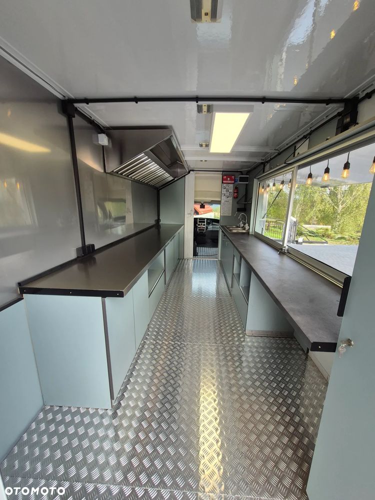 Iveco FoodTruck Sklep Bar Specjalny Samochód gastronomiczny - 3