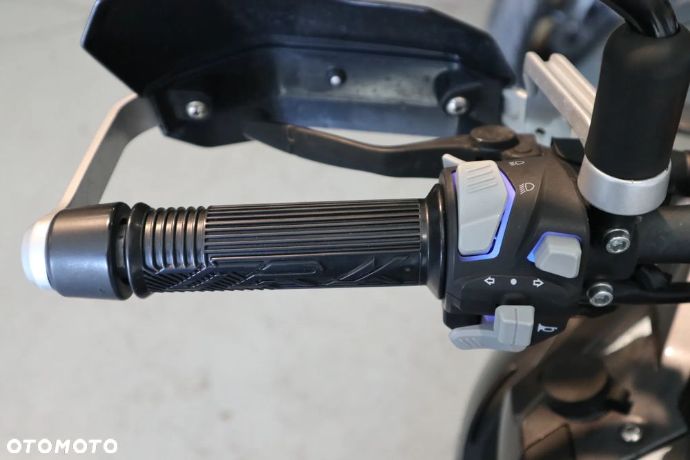 Benelli TRK 502 - 13