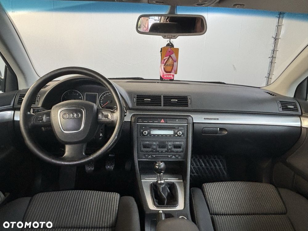 Audi A4 Limousine - 6