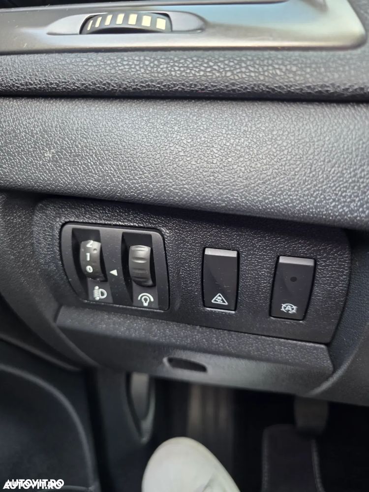 Renault Megane ENERGY TCe 130 Start & Stop LIMITED - 19